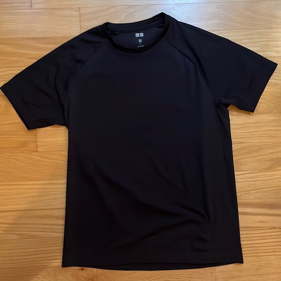 2 x Uniqlo Dry-Ex Quick Drying T-shirts - Picture 2 of 7